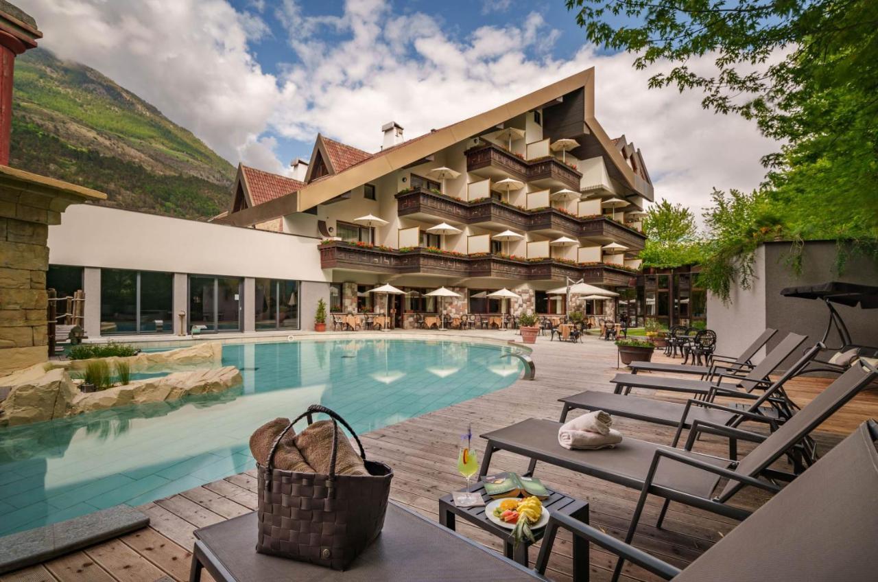 Hotel Vier Jahreszeiten Silandro Esterno foto