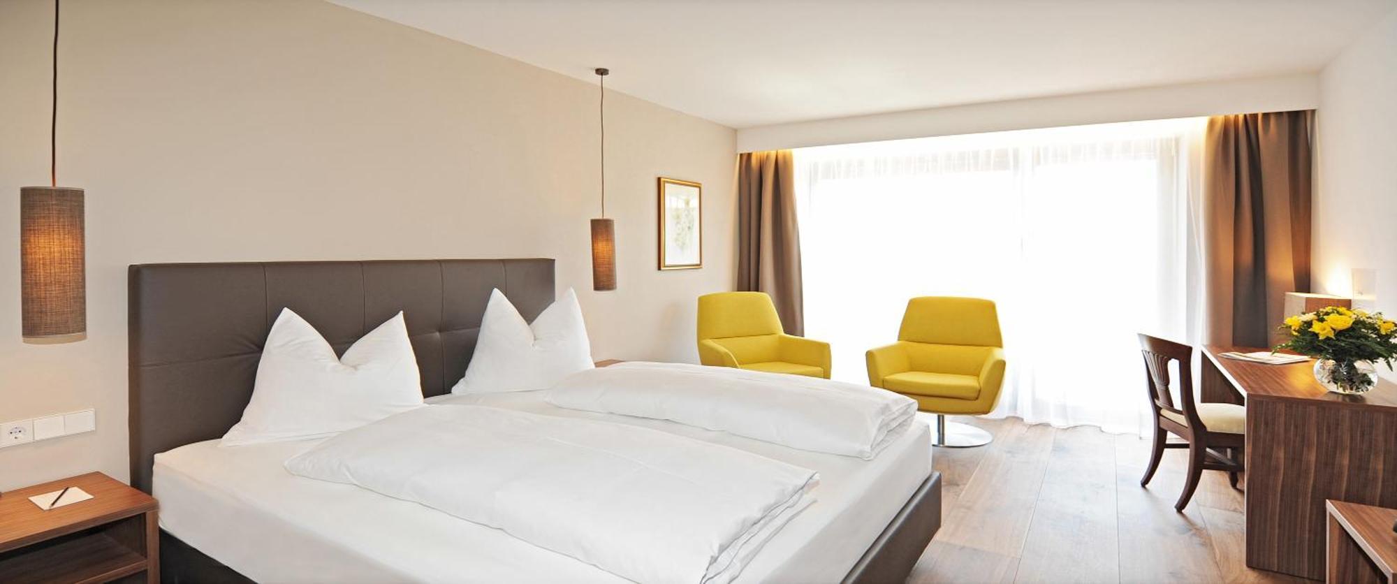 Hotel Vier Jahreszeiten Silandro Esterno foto
