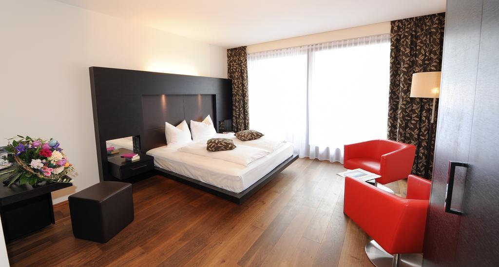Hotel Vier Jahreszeiten Silandro Esterno foto
