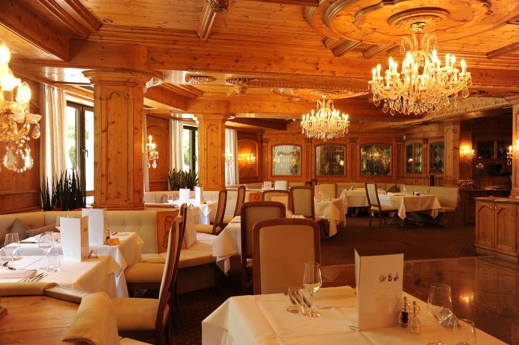 Hotel Vier Jahreszeiten Silandro Esterno foto