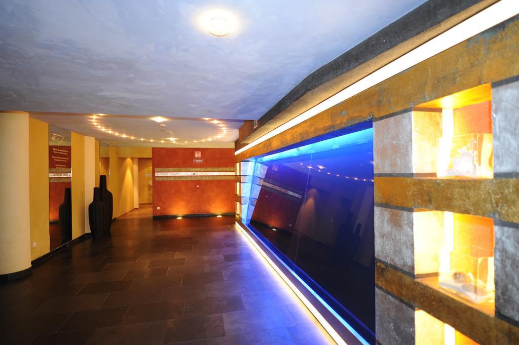 Hotel Vier Jahreszeiten Silandro Esterno foto