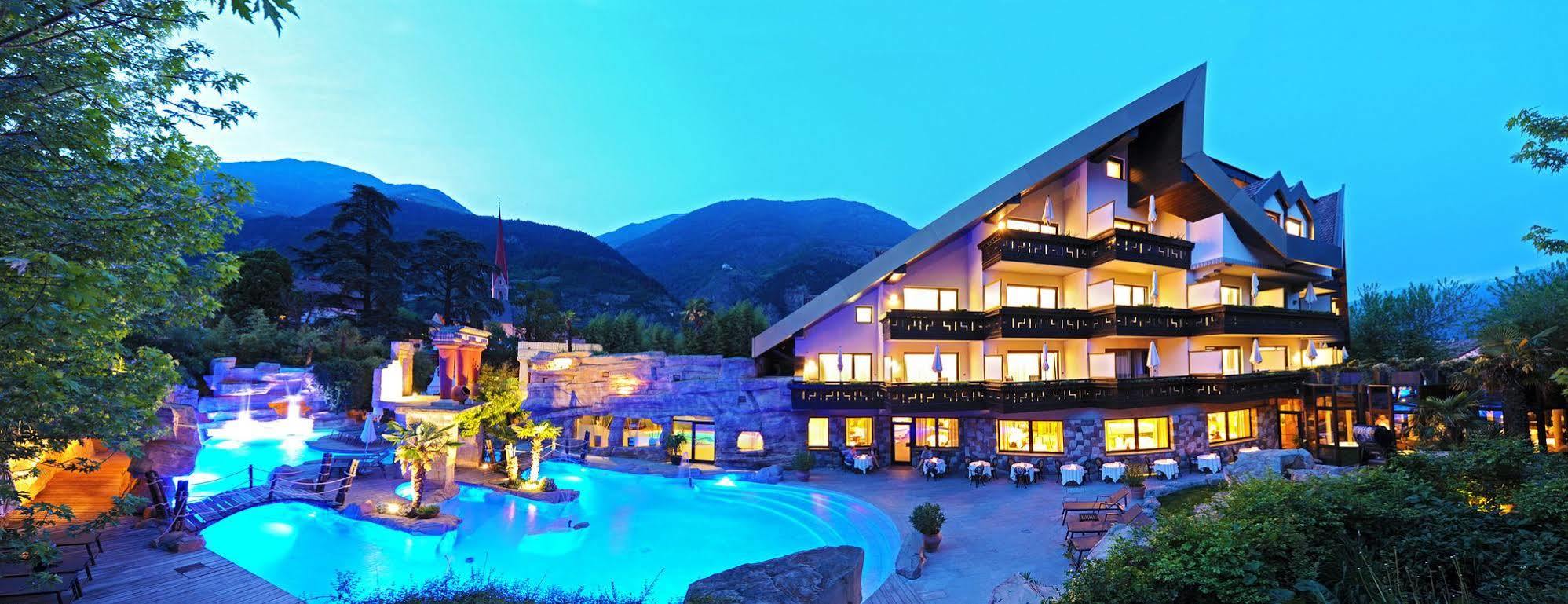 Hotel Vier Jahreszeiten Silandro Esterno foto